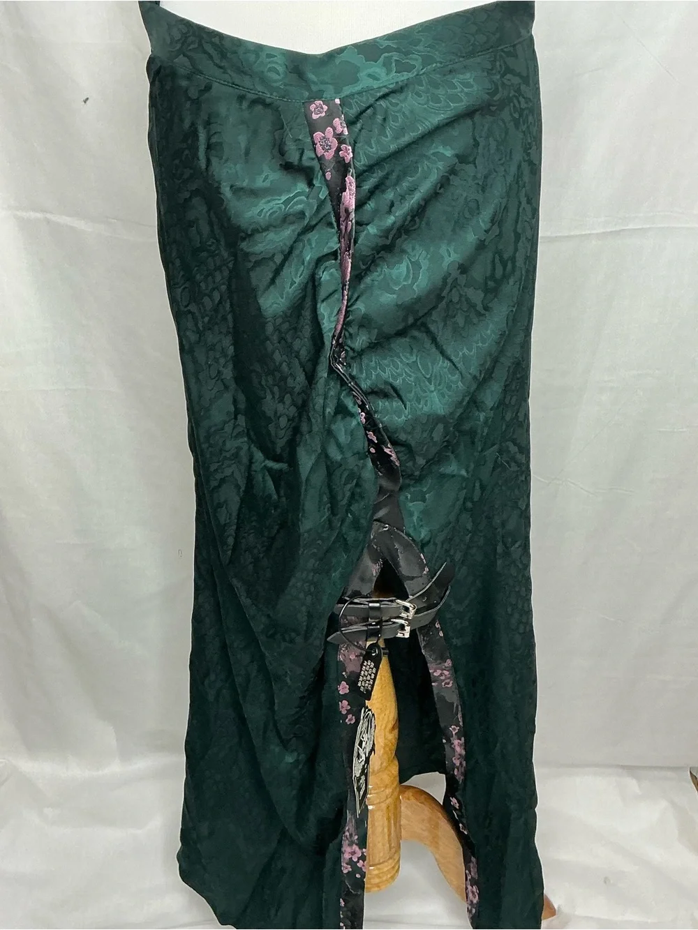 Skirts | 2192 Emerald Green Jacquard Wrap Skirt With Pink Trim